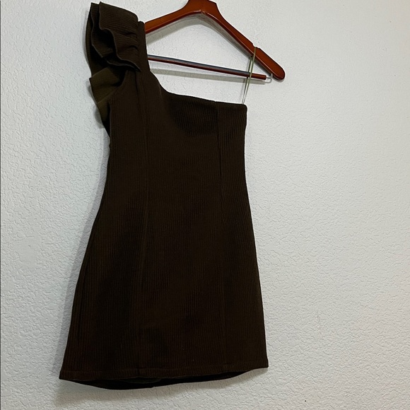 Ghospell One Shoulder Ruffle Ribbed Sweater Dress - Picture 12 of 17